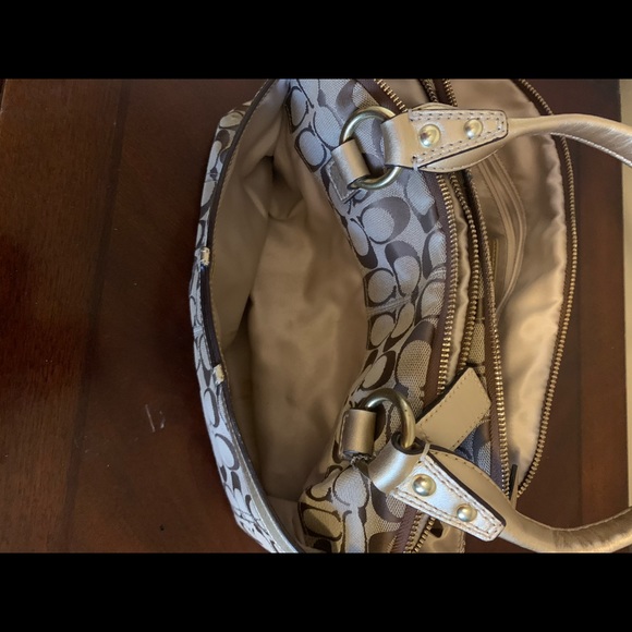 Coach purse - Picture 2 of 6